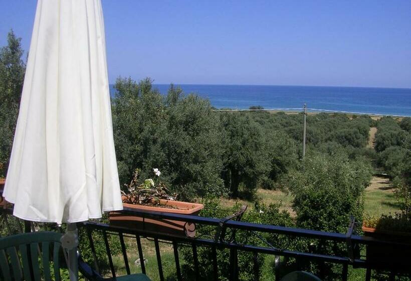آپارتمان 1 خوابه با تراس, Agriturismo Torre Rinusa