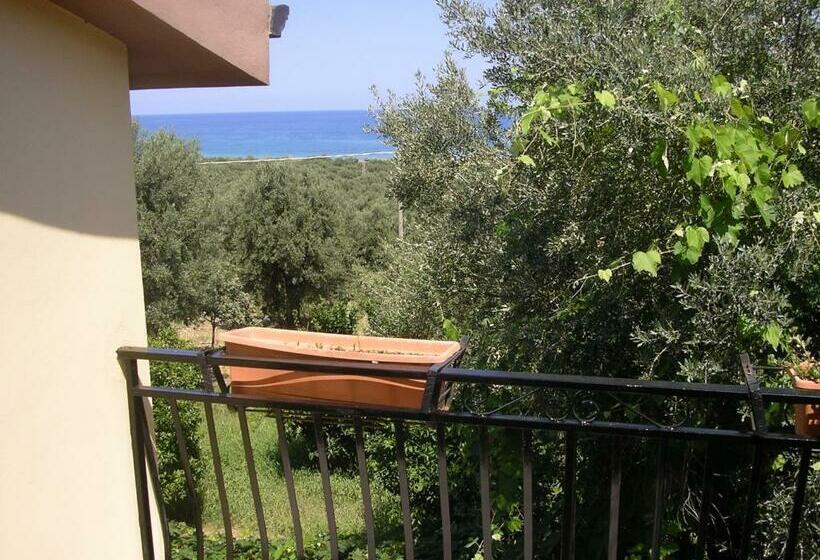 آپارتمان 1 خوابه با تراس, Agriturismo Torre Rinusa