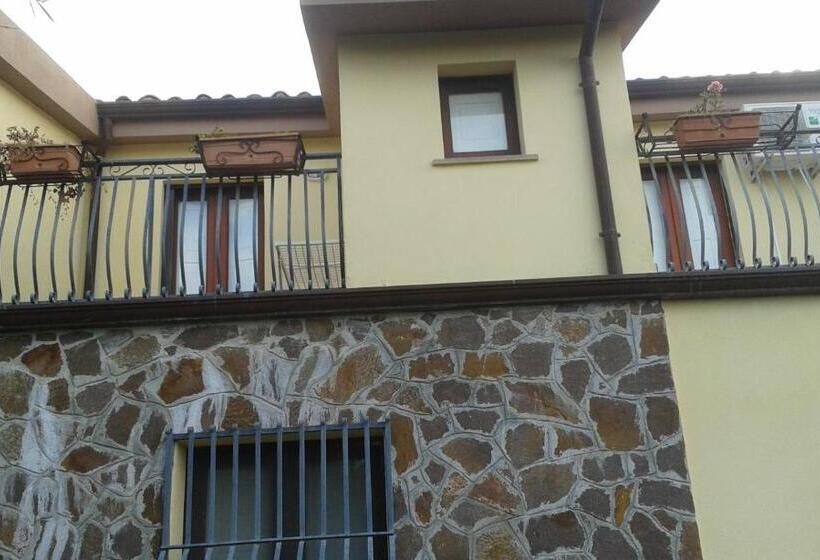 آپارتمان 1 خوابه با تراس, Agriturismo Torre Rinusa