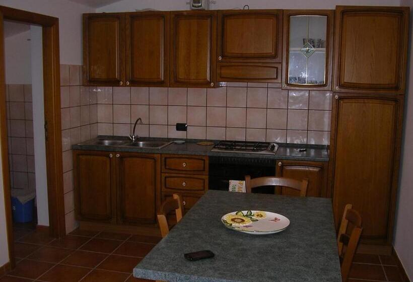آپارتمان 1 خوابه با تراس, Agriturismo Torre Rinusa