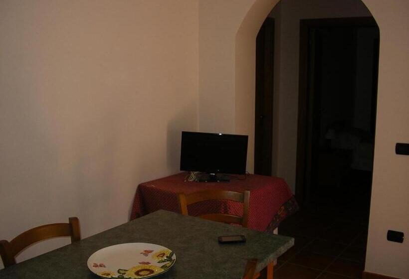 آپارتمان 1 خوابه با تراس, Agriturismo Torre Rinusa