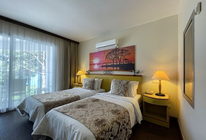 اتاق استاندارد با چشم‌انداز دریا, Roseira Beach Resort