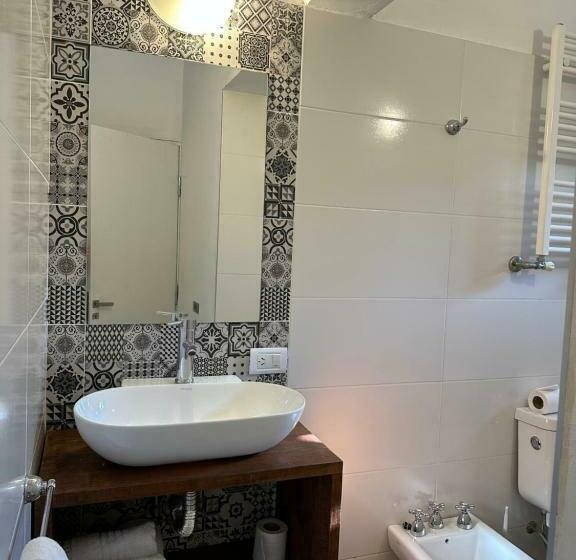 آپارتمان 1 خوابه با چشم‌انداز, Tower Adults Only