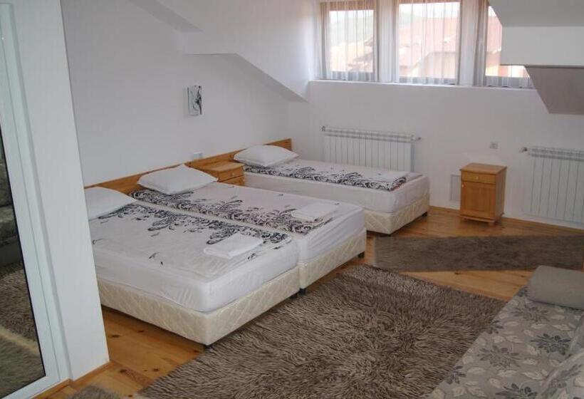 اتاق استاندارد سه نفره, Guest House Garbevi