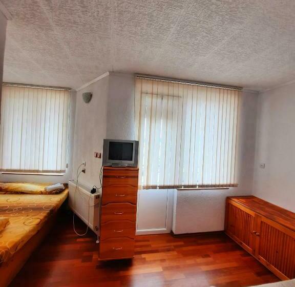 Economy Triple Room, Guesthouse Classic