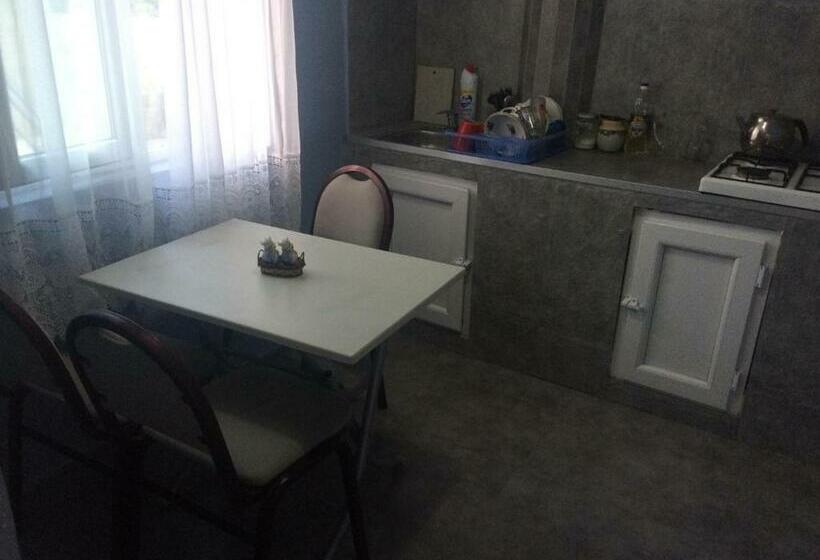اتاق استاندارد, House Near The Black Sea
