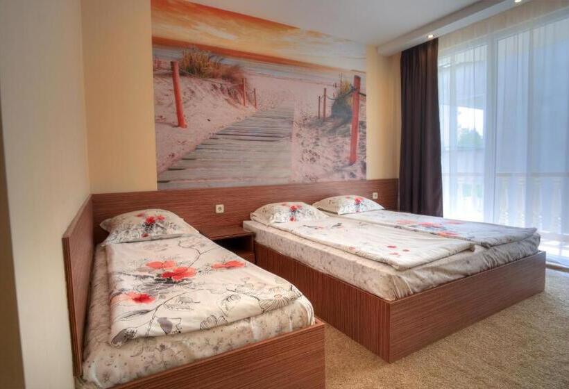Standard Triple Room with Terrace, Stella Del Mare Guest House