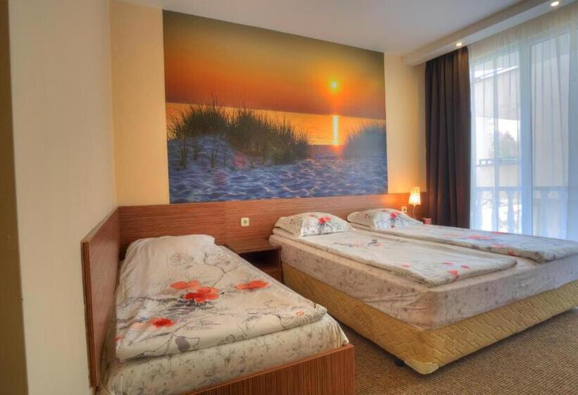 Standard Triple Room with Terrace, Stella Del Mare Guest House