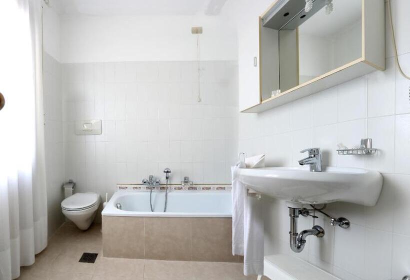 اتاق استاندارد, Albergo Volpara
