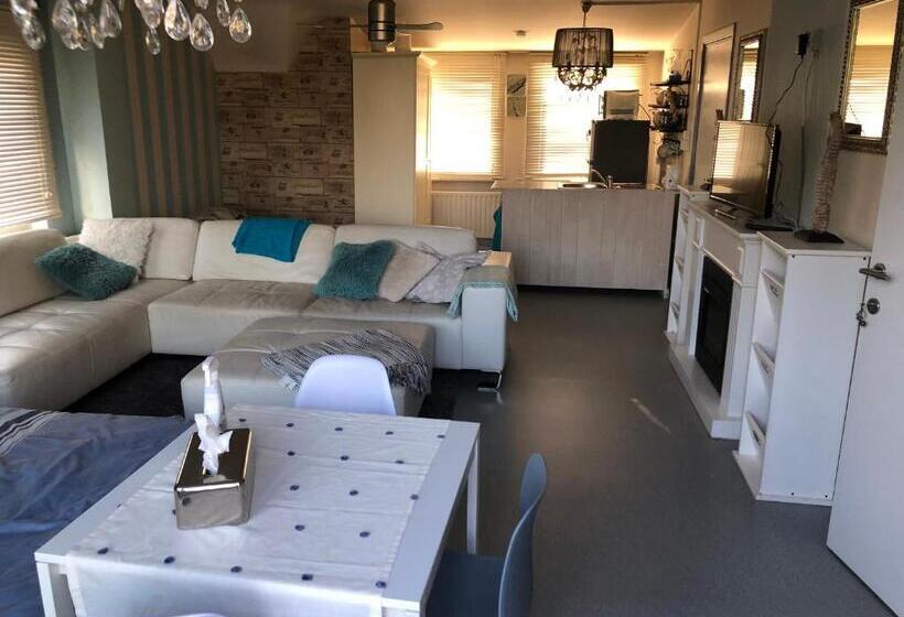 اتاق لوکس چهار تخته, Guesthouse De Witte Merel Deluxe