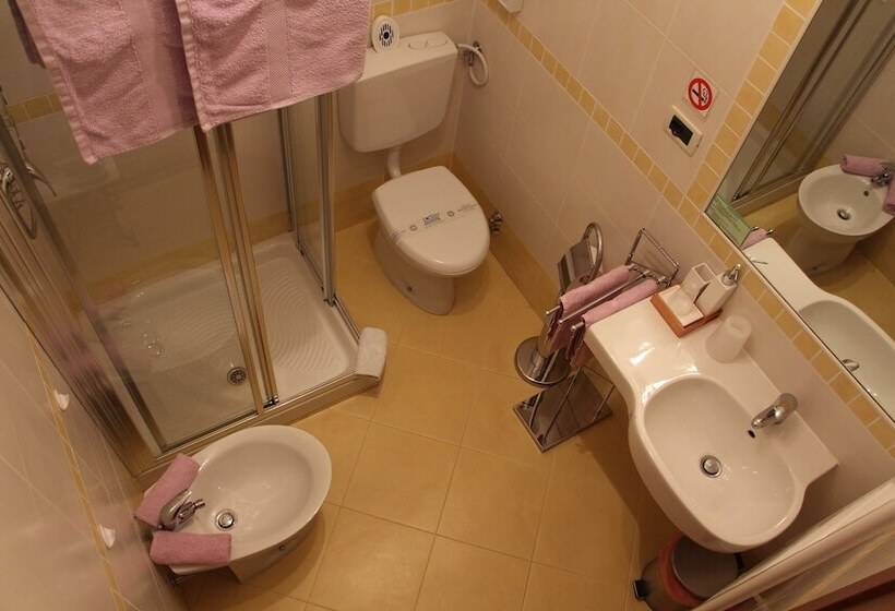 Standard Single Room, La Fontana