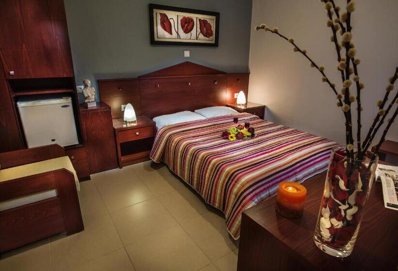 اتاق استاندارد, Semiramis Guesthouse