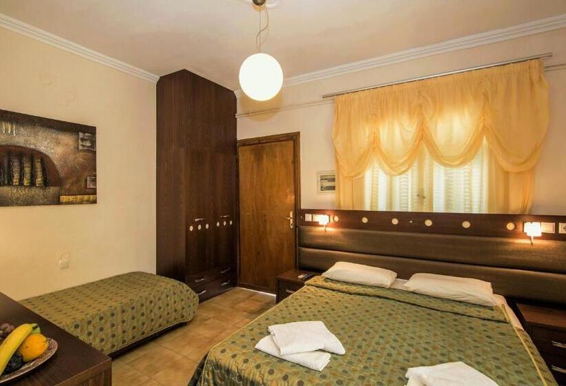 اتاق استاندارد سه نفره, Semiramis Guesthouse