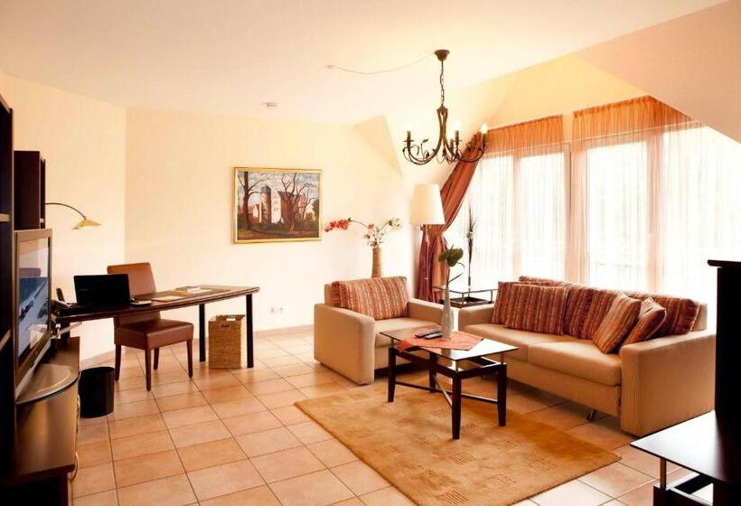 سوییت, Tandreas Hotel & Restaurant