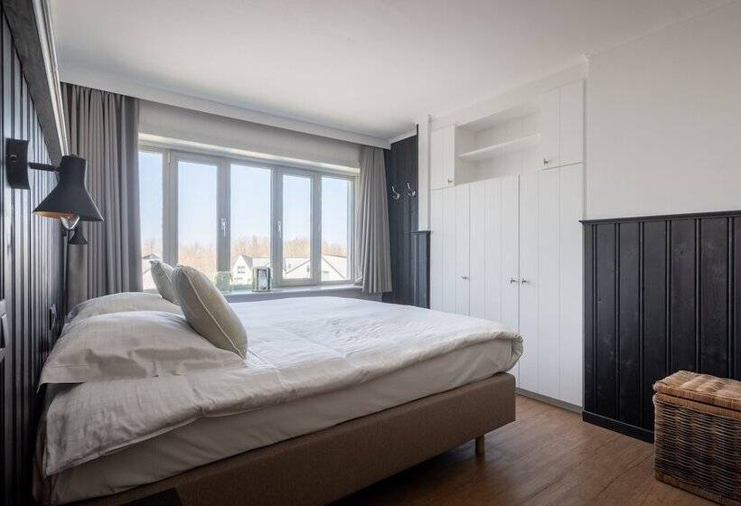 1 Bedroom Premium Apartment, West Bay