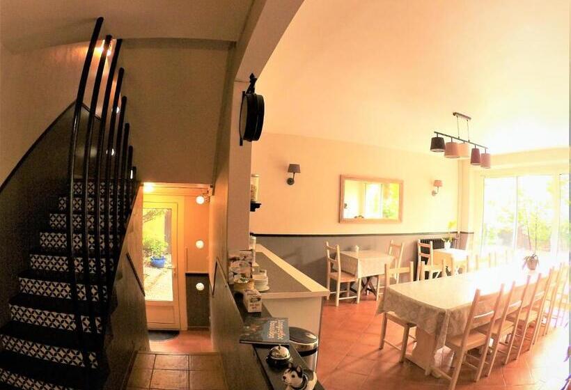 اتاق استاندارد با چشم‌انداز باغ, La Villa Carcassonne, Cité 8 Min à Pieds, Clim, Piscine, Full Wifi, Borne 7,5kw, Vélo élect, Parking