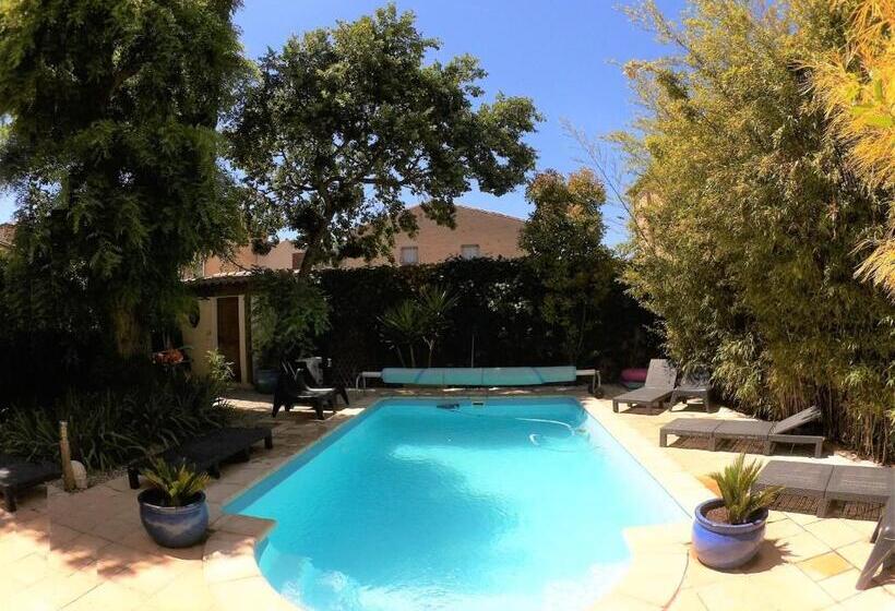 اتاق سوپریور چهار تخته, La Villa Carcassonne, Cité 8 Min à Pieds, Clim, Piscine, Full Wifi, Borne 7,5kw, Vélo élect, Parking