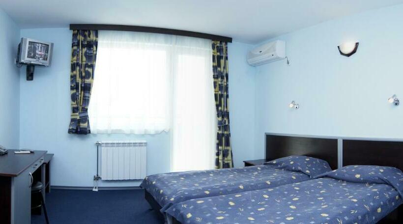 اتاق استاندارد سه تخته با بالکن, Family Hotel Gery