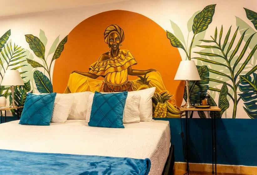 سوییت جونیور با بالکن, Candilejo Hotel Boutique