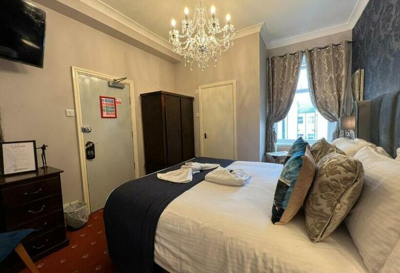 اتاق استاندارد با تخت بزرگ, Mcgraths Blackpool