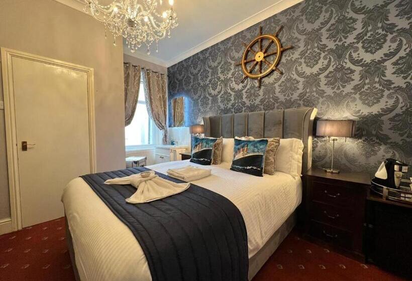 اتاق استاندارد با تخت بزرگ, Mcgraths Blackpool
