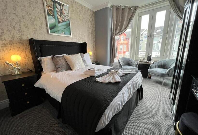اتاق استاندارد, Mcgraths Blackpool