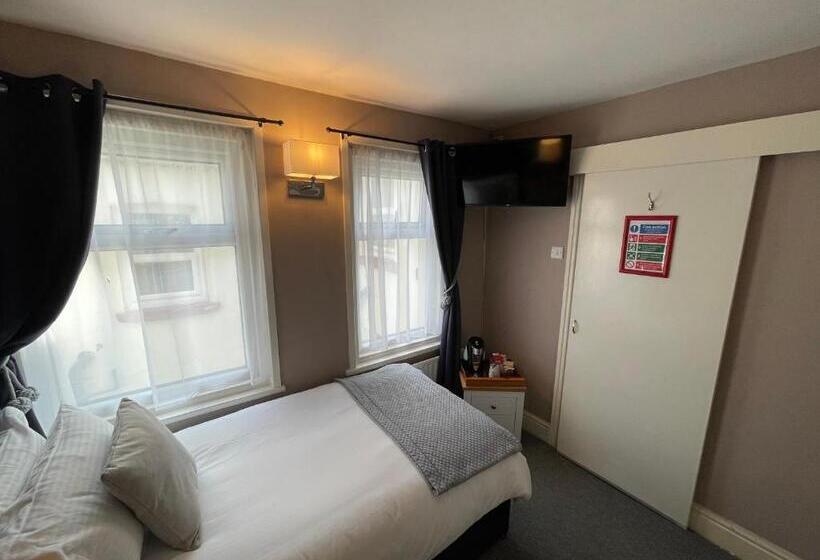 اتاق استاندارد یک نفره, Mcgraths Blackpool