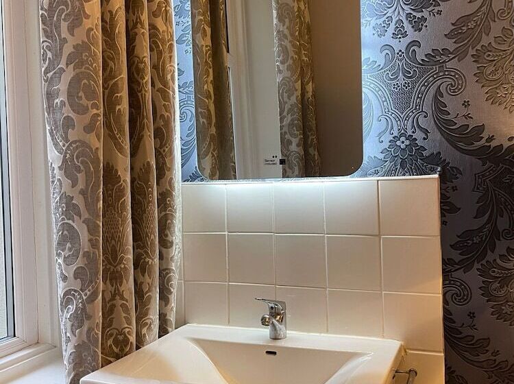 اتاق استاندارد, Mcgraths Blackpool