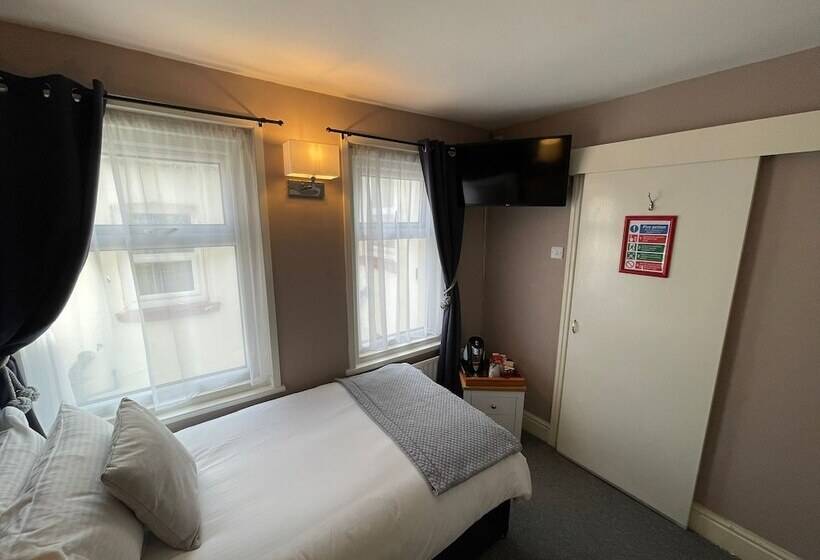 اتاق استاندارد یک نفره, Mcgraths Blackpool