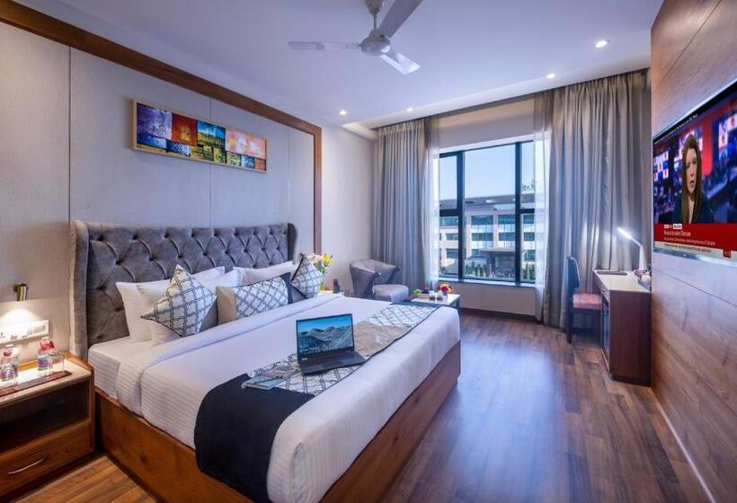 اتاق کلاب, Lords Inn Chandigarh Zirakpur