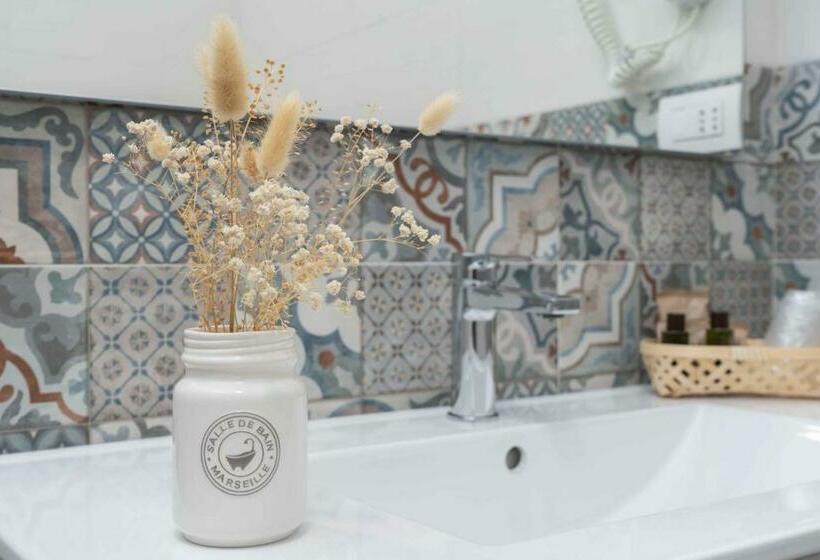 اتاق خانوادگی, La Traversa B&b