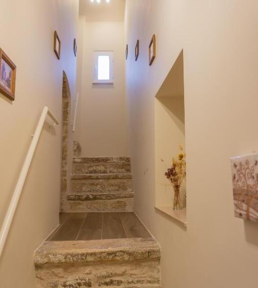 اتاق خانوادگی, La Traversa B&b