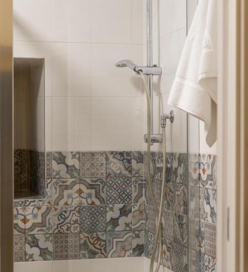 اتاق خانوادگی, La Traversa B&b