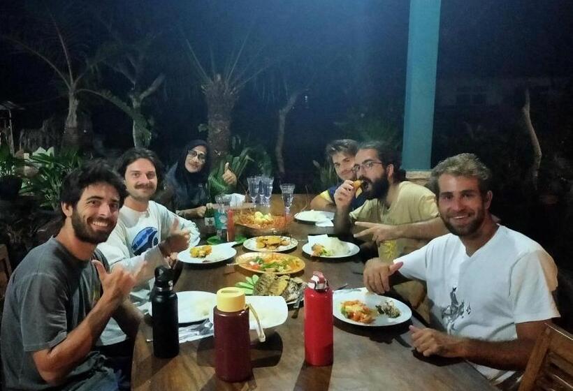 اتاق استاندارد, Medewi Surf And Stay