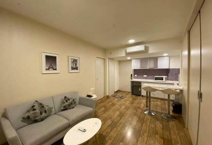 آپارتمان 1 خوابه با چشم‌انداز استخر, 7 Star Weekend Studio At Rajhans Belliza By Global Hospitality