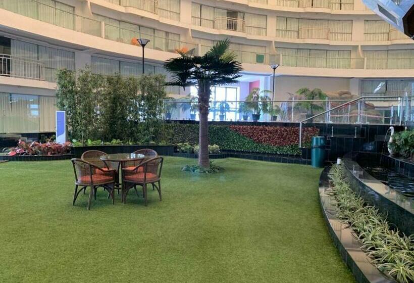 آپارتمان 1 خوابه با چشم‌انداز استخر, 7 Star Weekend Studio At Rajhans Belliza By Global Hospitality