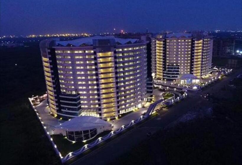 آپارتمان 1 خوابه با چشم‌انداز استخر, 7 Star Weekend Studio At Rajhans Belliza By Global Hospitality