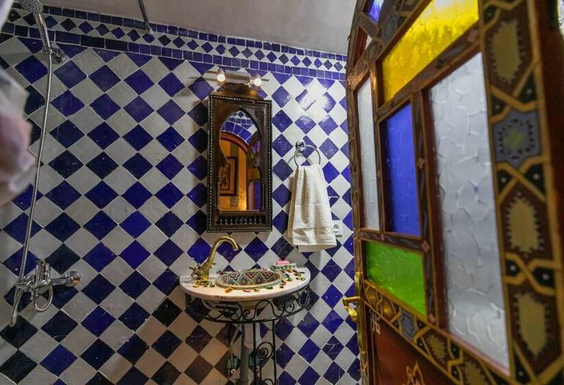 اتاق لوکس, Riad Noha