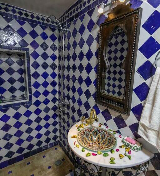 اتاق لوکس, Riad Noha