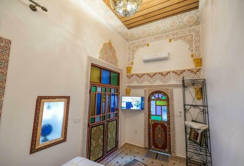 اتاق لوکس, Riad Noha