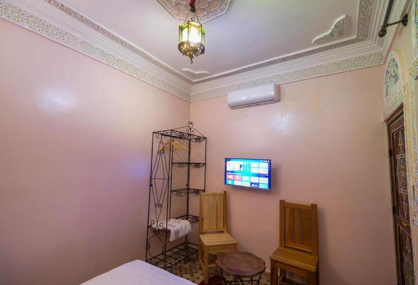 سوئیت جونیور خانوادگی, Riad Noha