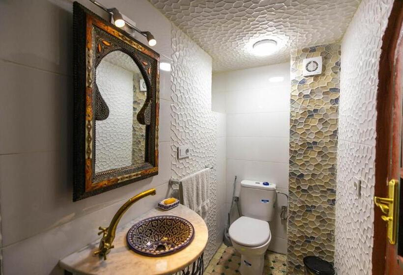 اتاق لوکس, Riad Noha