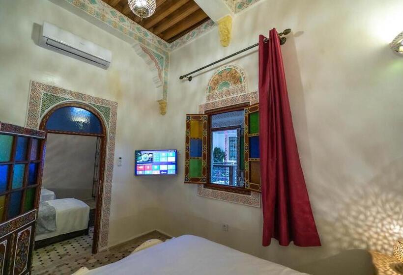 سوئیت جونیور خانوادگی, Riad Noha