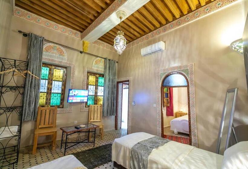 سوئیت جونیور خانوادگی, Riad Noha