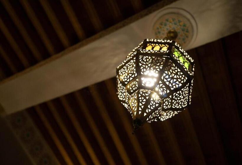 سوئیت جونیور خانوادگی, Riad Noha