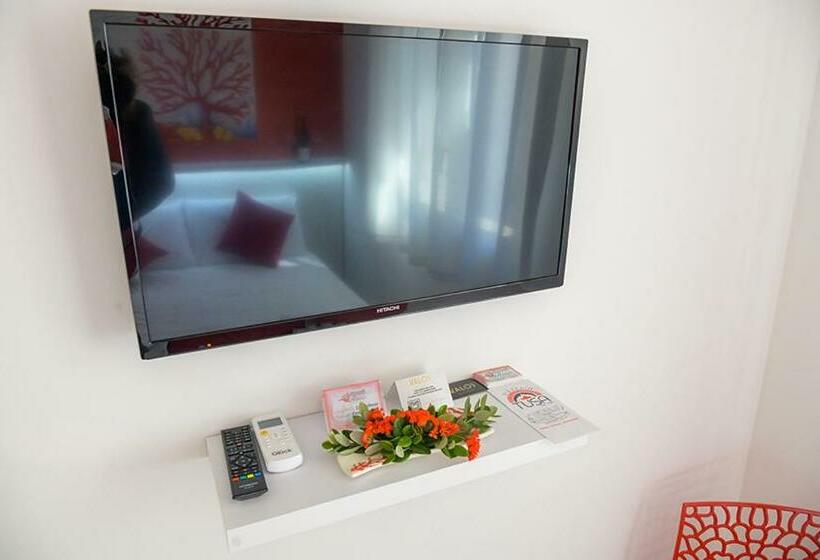 اتاق راحتی سه تخته, Corallo Rosso B&b