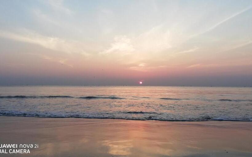 اتاق لوکس سه تخته, Dive Beach Palace
