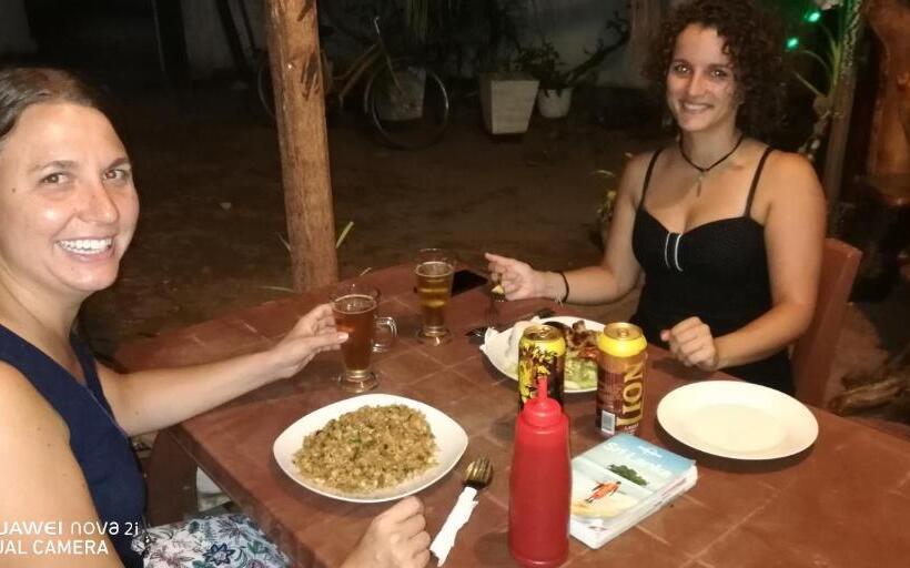 اتاق سه‌نفرۀ استاندارد با سرویس بهداشتی بیرون از اتاق, Dive Beach Palace