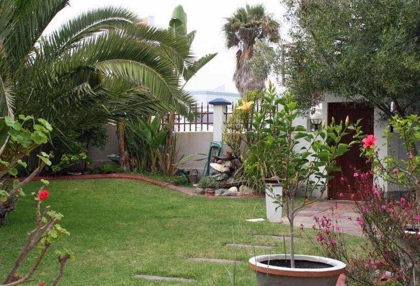 اتاق استاندارد چهار تخته, Room In Bb   Room For 4 Guests   Amarachi Guesthouse In Swakopmund Namibia   Beach In 500m