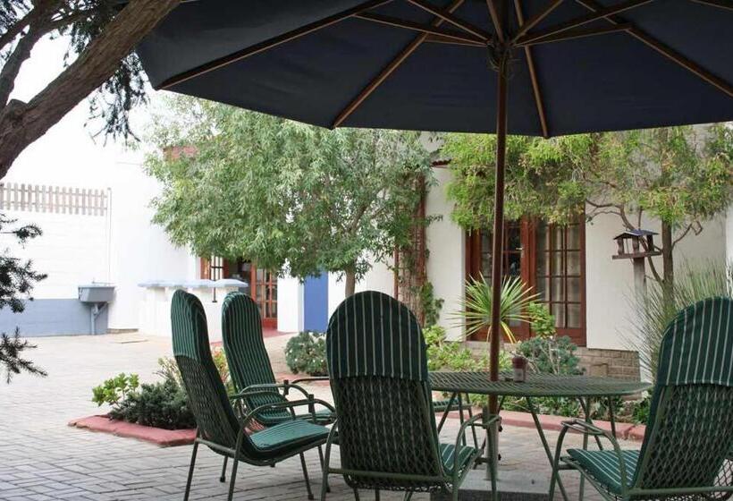 اتاق استاندارد چهار تخته, Room In Bb   Room For 4 Guests   Amarachi Guesthouse In Swakopmund Namibia   Beach In 500m